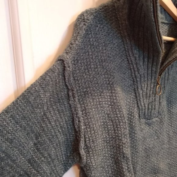 Universal Threat Funnel Neck Quarter Zip Sage Sweater M - Picture 6 of 9